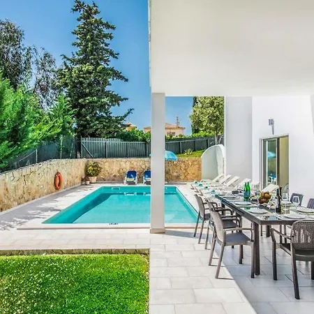 Areias De Sao Joao Sleeps 8 With Pool Air Con And Wifi