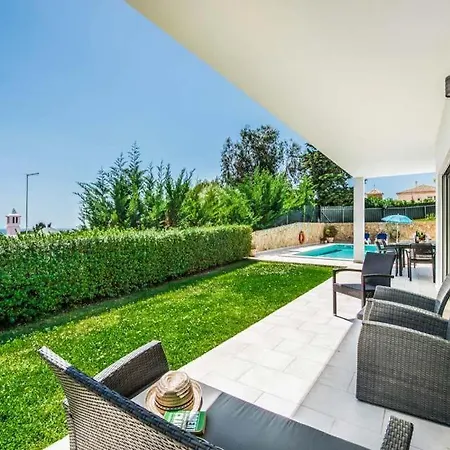 Areias De Sao Joao Sleeps 8 With Pool Air Con And Wifi * Albufeira