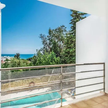 Areias De Sao Joao Sleeps 8 With Pool Air Con And Wifi